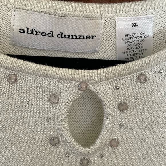 Women Sweater - Picture 4 of 6